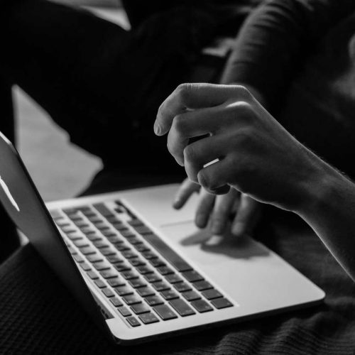 sergey-zolkin-_UeY8aTI6d0-unsplash_Easy-Resize.com